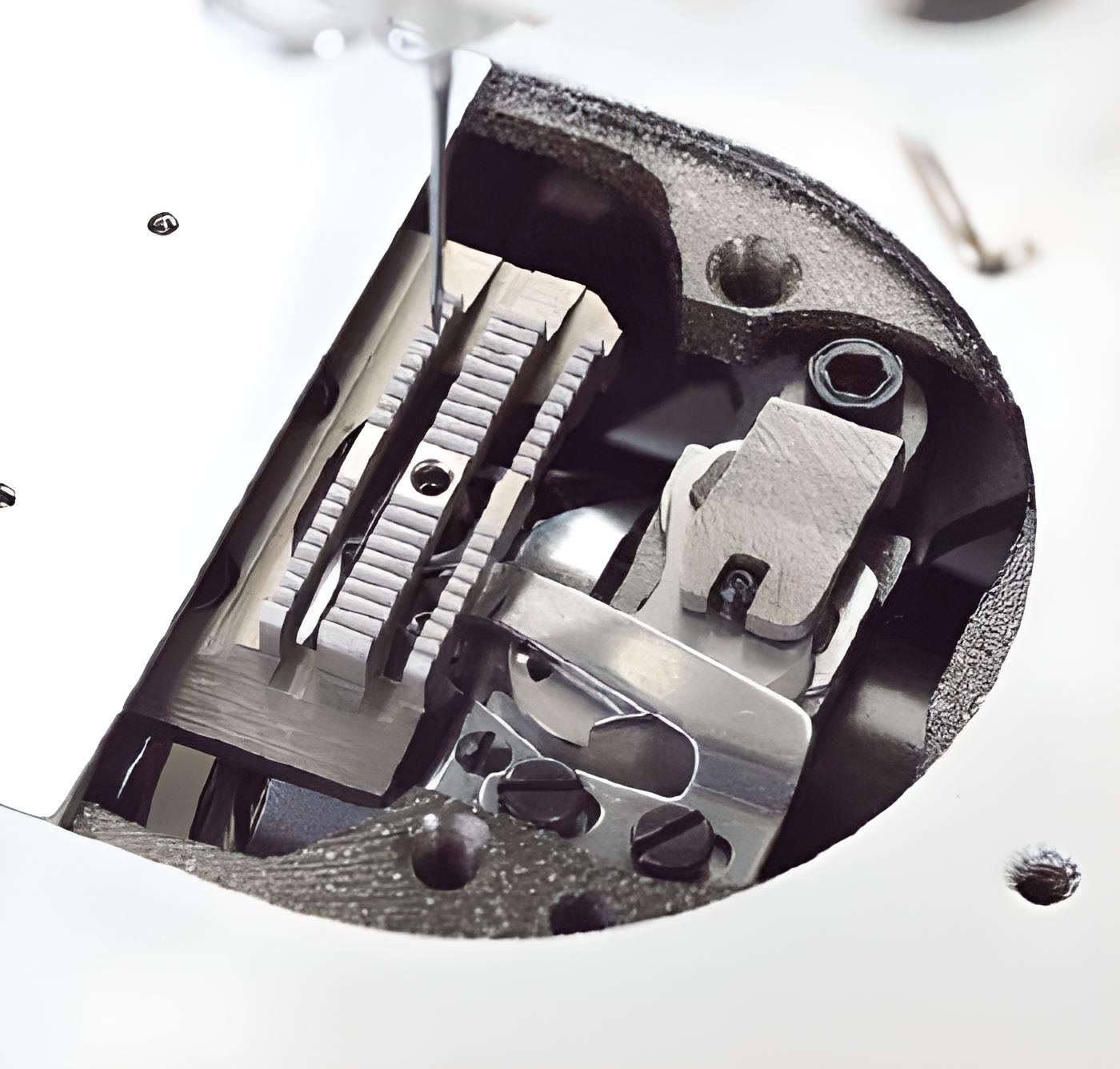 Швейна машина Juki DLN5410N з голковим просуванням