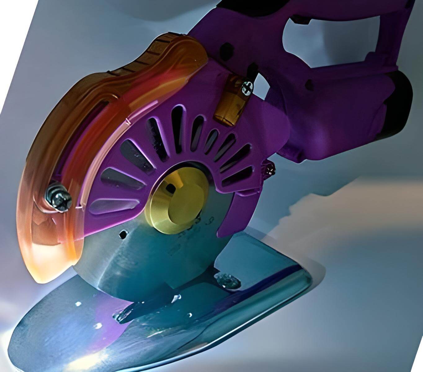 Ніж розкрійний Cheering RCS-110 (з дротом)