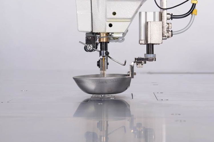 Швейна машина Jack JK-T10040 для обробки деталей по контуру