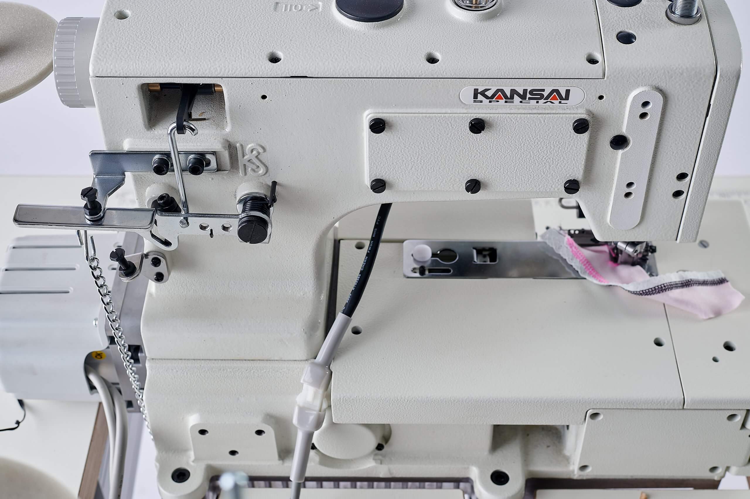 Розпошивальна машина KANSAI SPECIAL NR-9803GPEHK-UTA-1/4 (6.4 мм)  з циліндричною платформою