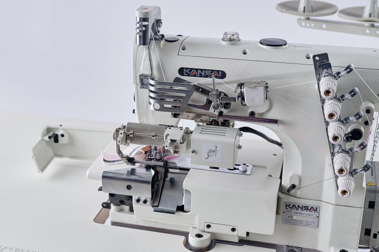 Розпошивальна машина KANSAI SPECIAL NW-8803GEK-E/DM 7/32 з правобічним ножем обрізки тканини