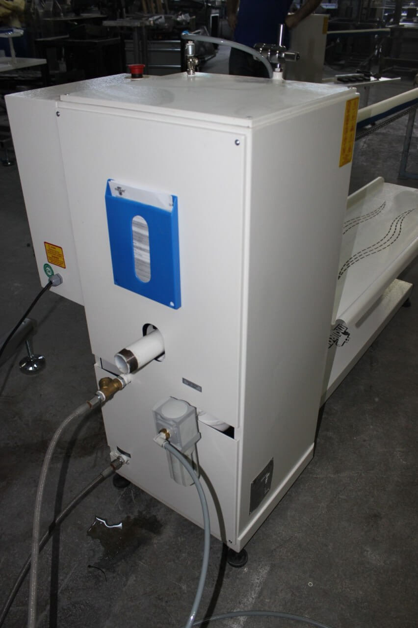 Установка Malkan UP22XPGZN для розпрасування бічних швів із вбудованим вакуумом та парою