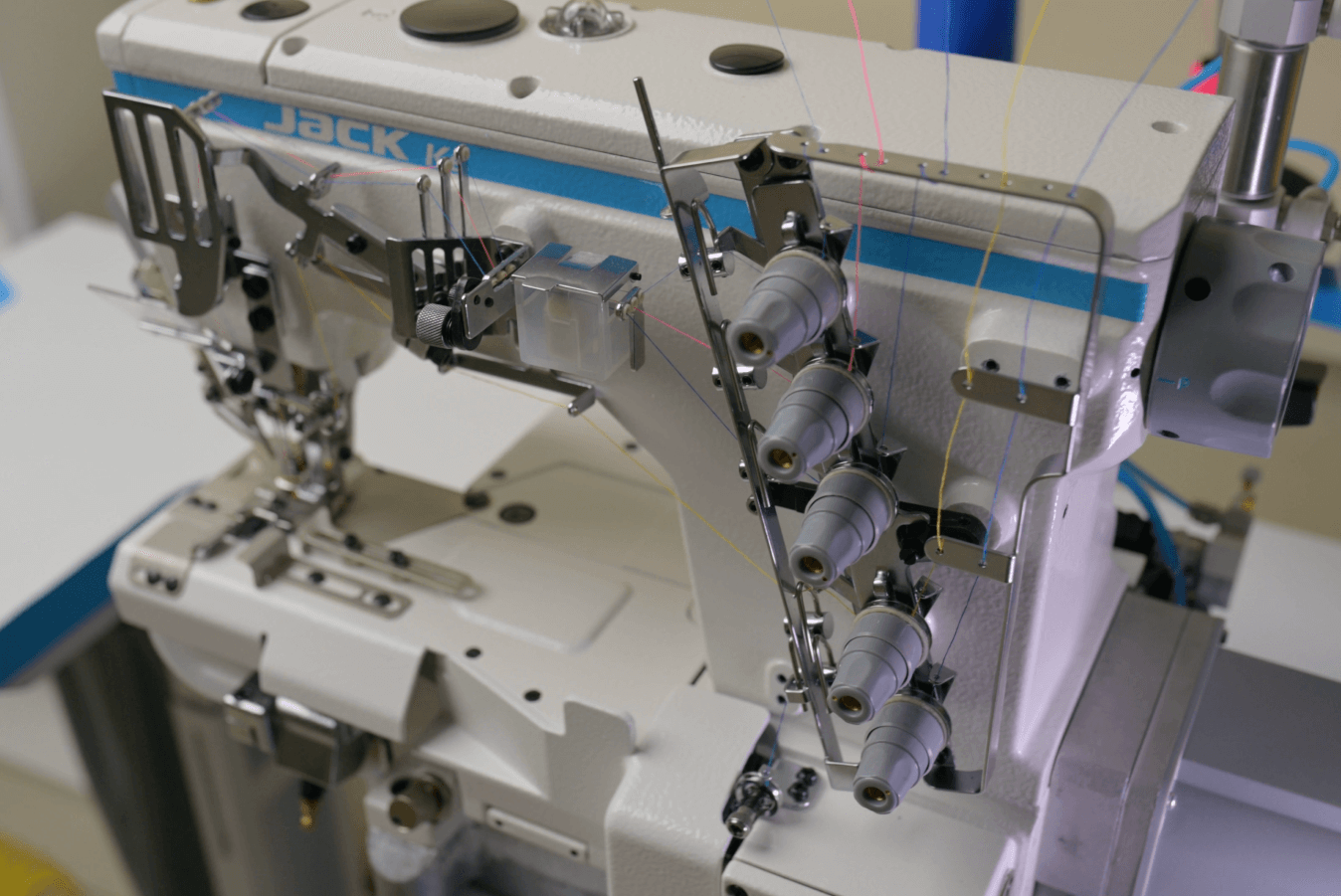 Плоскошовна швейна машина Jack K6-A-UTL-35AC*356