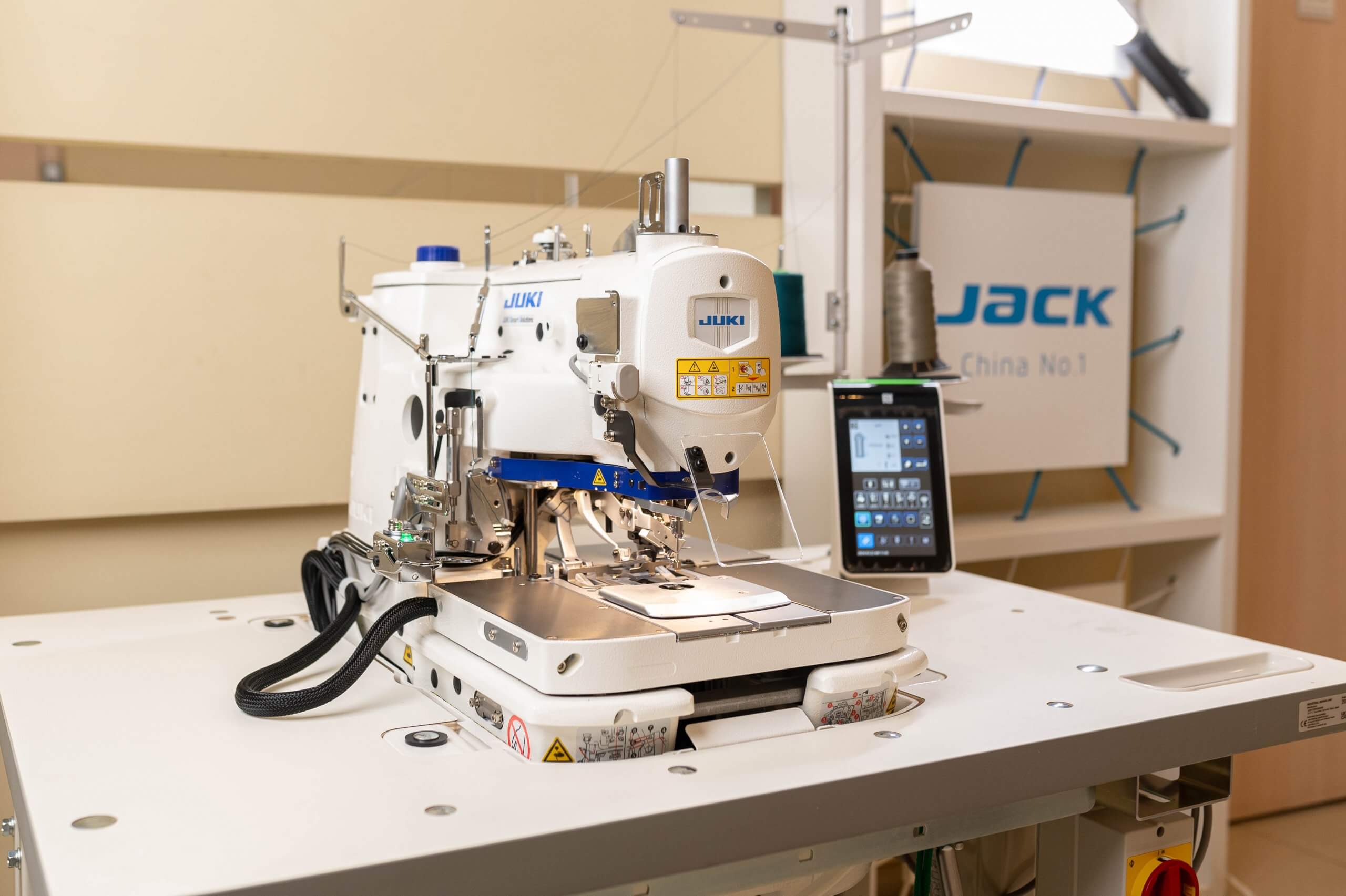 Петельна швейна машина Juki MEB-3200CSSMM-BBP